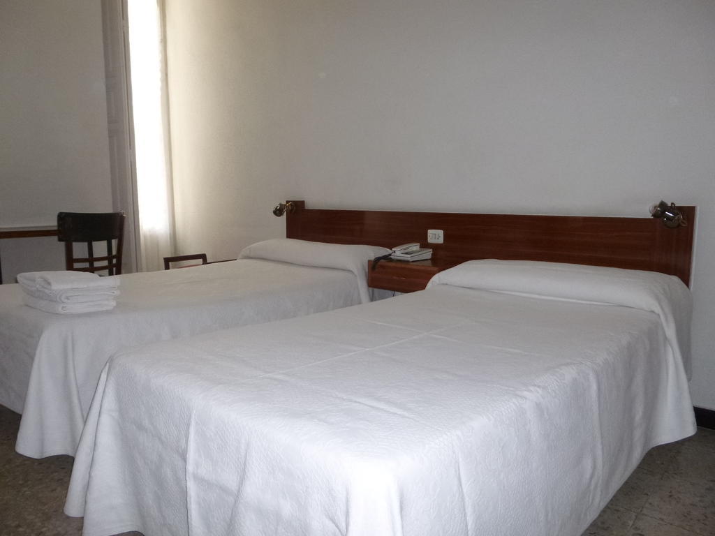 Hostal Americano Madrid Habitación foto